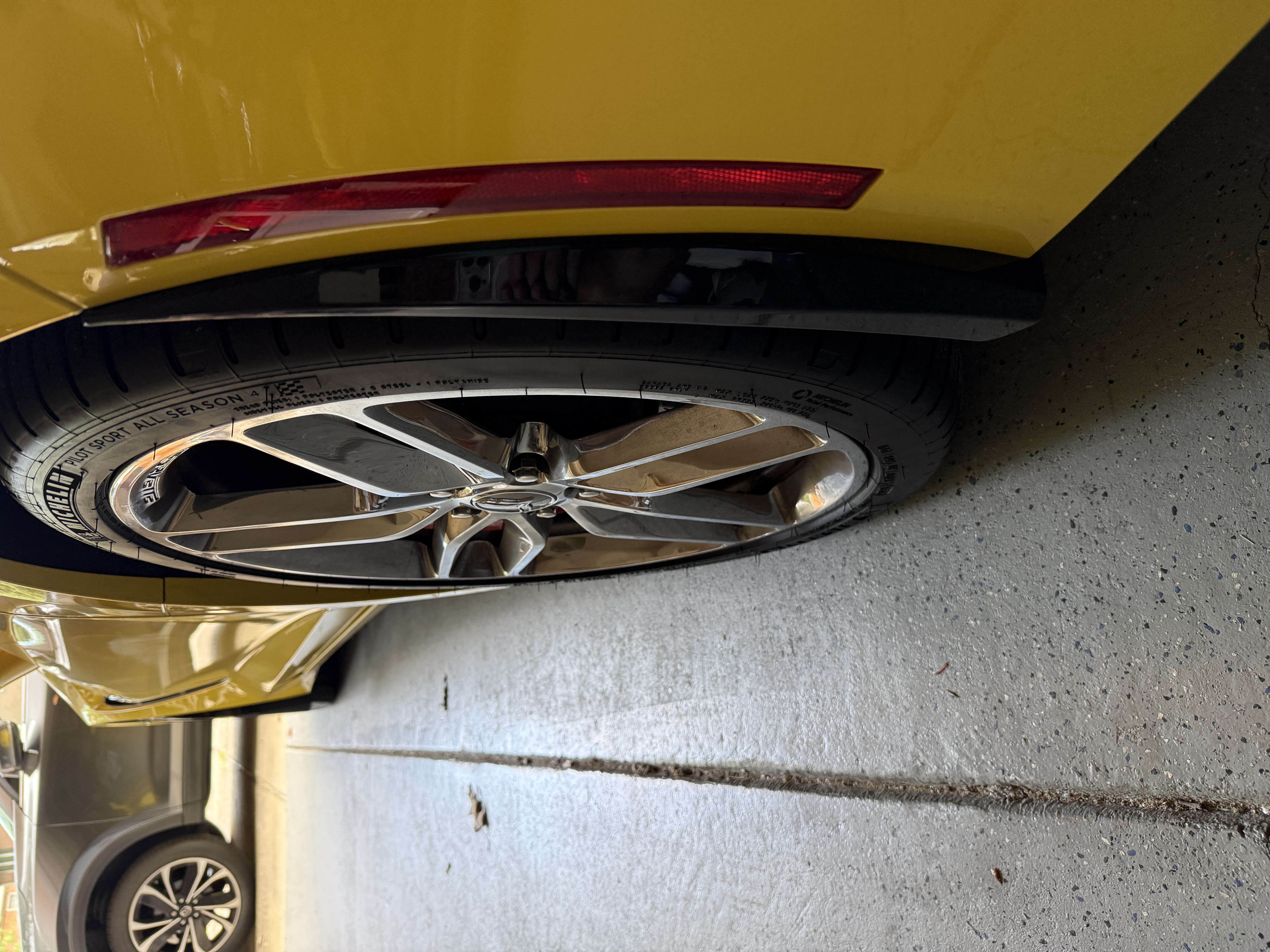 EOS Splash Guard